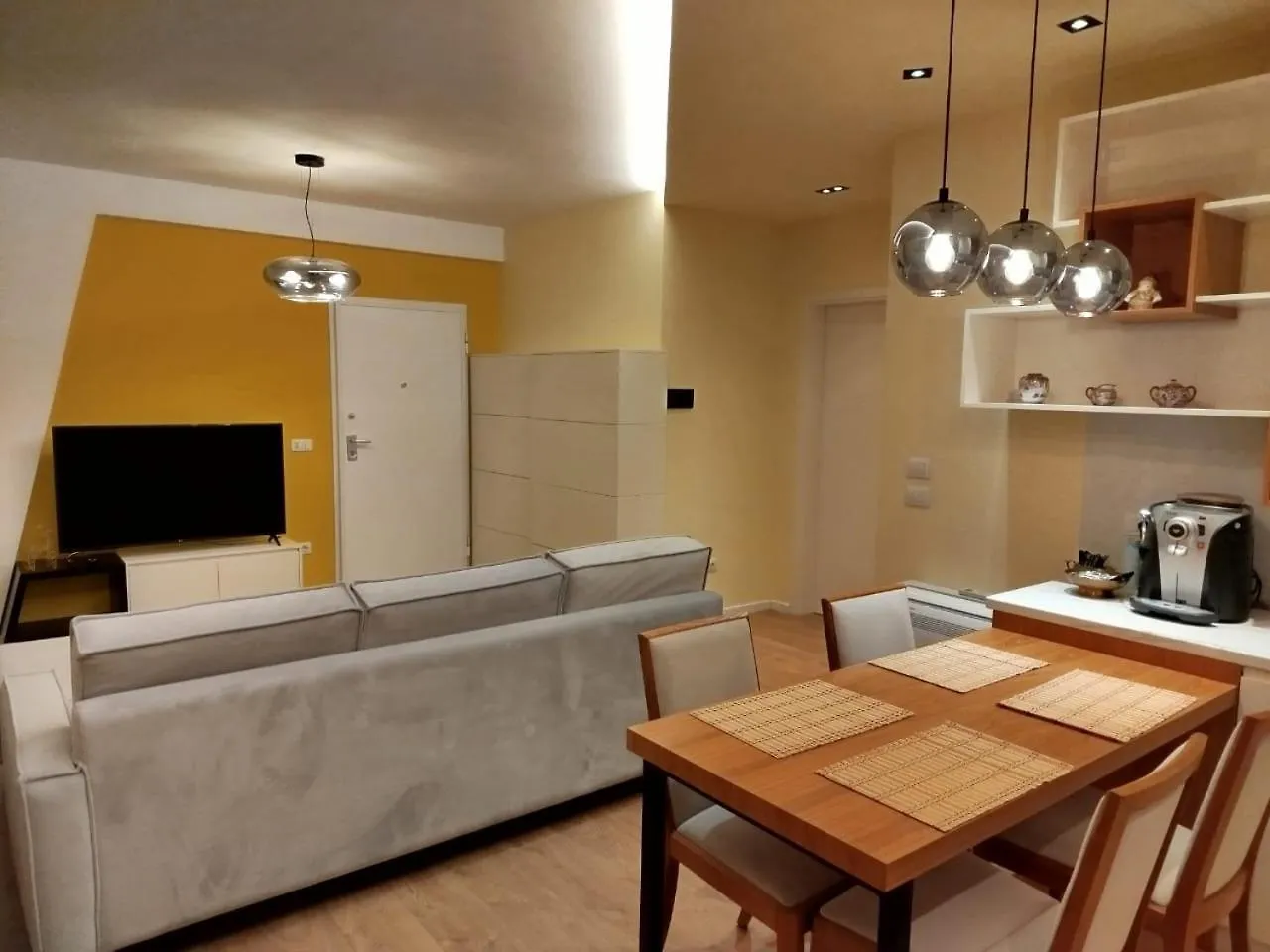 Lemon Center Apartment Tirana Self Check In