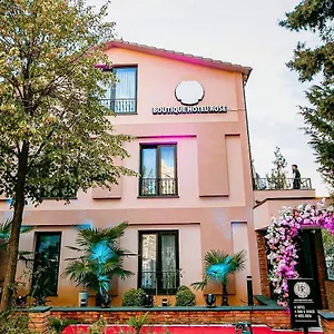 Otel Rose Boutique, Tiran