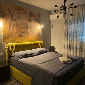 Appartement Your House In, Tirana
